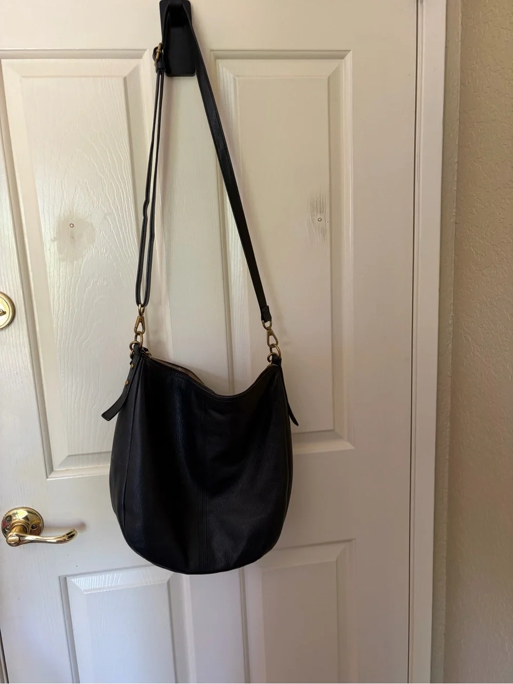 Fossil Black Pebbled Leather Shoulder Bag with Gold Hardware